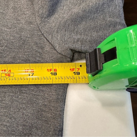 Bailey/44 women’s Deep V choker style Sweater gray size small - Picture 5 of 9